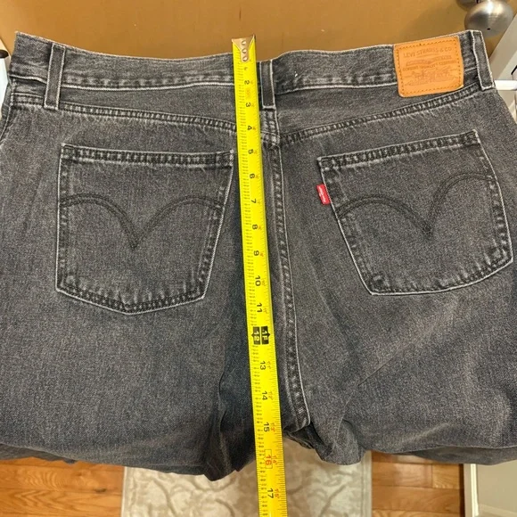 Levi’s Dad Jeans - Picture 5 of 7